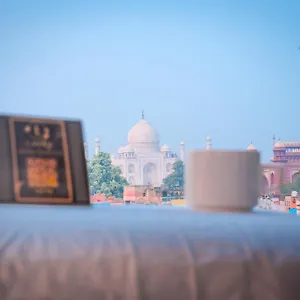 Lucky Restaurant & Agra (Uttar Pradesh)